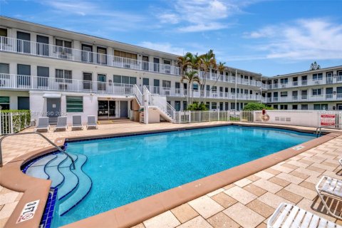 Condominio en venta en Miami, Florida, 2 dormitorios, 80.82 m2 № 2089729 - foto 2