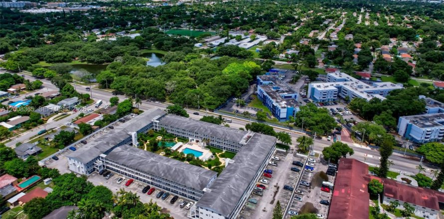 Condominio en Miami, Florida, 2 dormitorios № 2089729