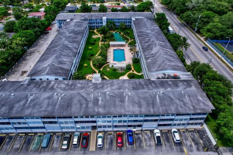 Condominio en venta en Miami, Florida, 2 dormitorios, 80.82 m2 № 2089729 - foto 28