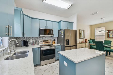 House in Palm Harbor, Florida 3 bedrooms, 145.21 sq.m. № 1679420 - photo 6