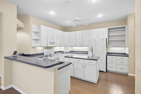 Villa ou maison à vendre à Tampa, Floride: 3 chambres, 184.88 m2 № 2410522 - photo 13