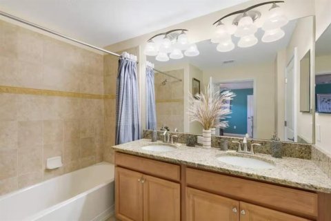 Adosado en venta en Kissimmee, Florida, 4 dormitorios, 177.81 m2 № 1918105 - foto 15