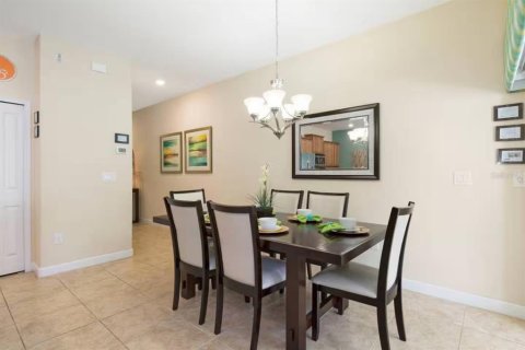 Adosado en venta en Kissimmee, Florida, 4 dormitorios, 177.81 m2 № 1918105 - foto 7