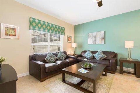 Adosado en venta en Kissimmee, Florida, 4 dormitorios, 177.81 m2 № 1918105 - foto 6