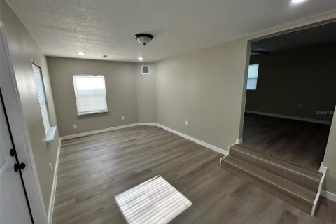 House in Orlando, Florida 2 bedrooms, 117.15 sq.m. № 1717360 - photo 6