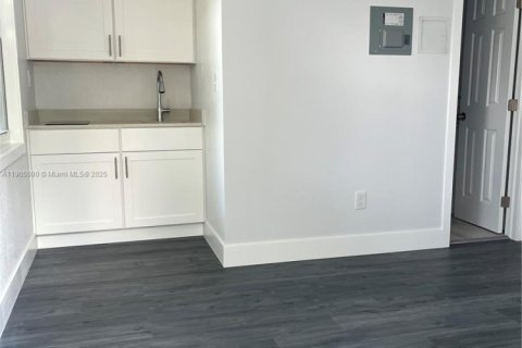 Villa ou maison à vendre à Miami, Floride: 3 chambres, 61.97 m2 № 1955251 - photo 10