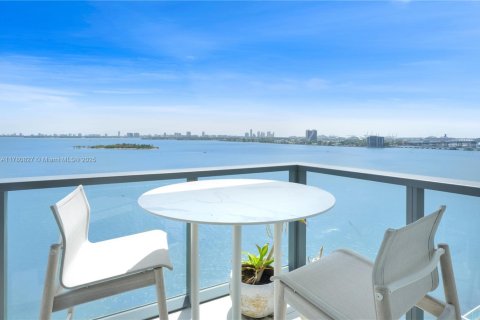 Condominio en venta en Miami, Florida, 4 dormitorios, 254.83 m2 № 1698350 - foto 3