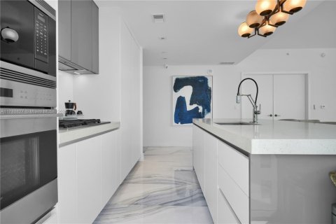 Condominio en venta en Miami, Florida, 4 dormitorios, 254.83 m2 № 1698350 - foto 21