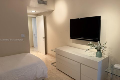 Condo in Aventura, Florida, 2 bedrooms  № 2077939 - photo 13