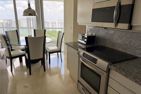 Condo in Aventura, Florida, 2 bedrooms  № 2077939 - photo 3