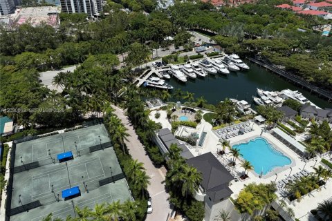 Condo in Aventura, Florida, 2 bedrooms  № 2077939 - photo 10