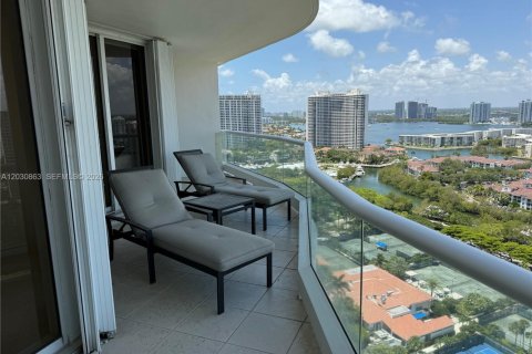 Condo in Aventura, Florida, 2 bedrooms  № 2077939 - photo 6