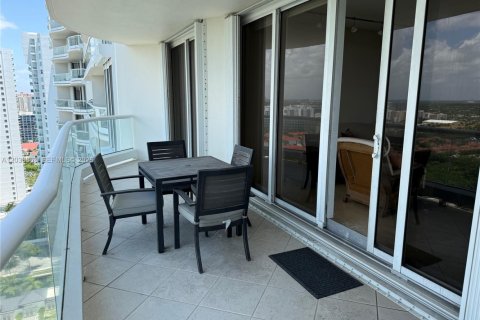 Condo in Aventura, Florida, 2 bedrooms  № 2077939 - photo 7