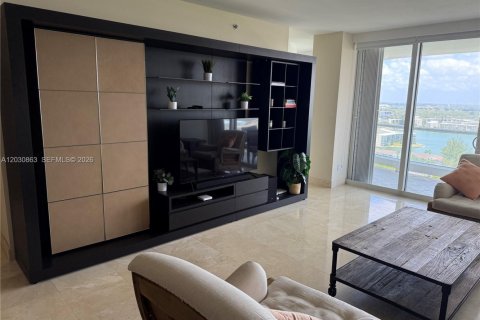 Condo in Aventura, Florida, 2 bedrooms  № 2077939 - photo 16