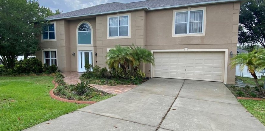 Villa ou maison à Clermont, Floride 4 chambres, 285.4 m2 № 1883910