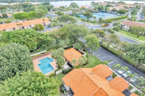 Condominio en venta en Deerfield Beach, Florida, 2 dormitorios, 120.77 m2 № 1050185 - foto 1