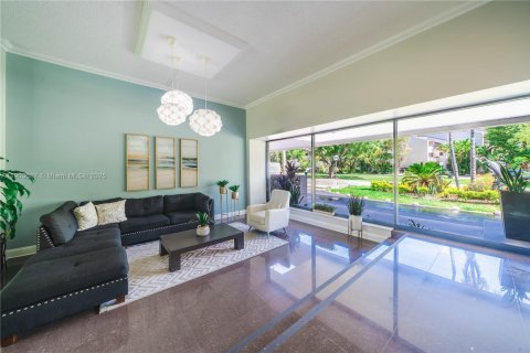 Condominio en venta en North Miami, Florida, 1 dormitorio, 70.23 m2 № 1955608 - foto 3