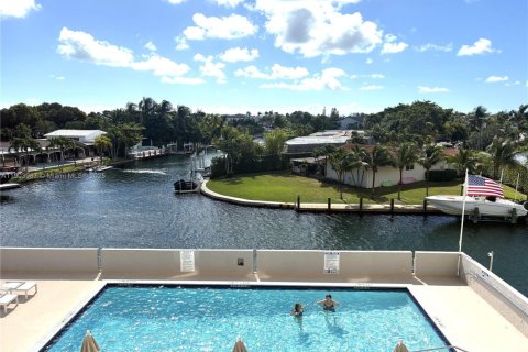 Condominio en venta en North Miami, Florida, 1 dormitorio, 70.23 m2 № 1955608 - foto 19