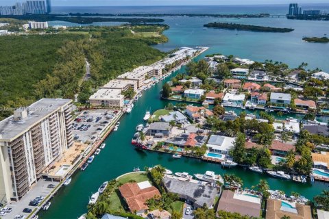 Condominio en venta en North Miami, Florida, 1 dormitorio, 70.23 m2 № 1955608 - foto 28