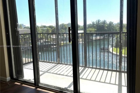 Condominio en venta en North Miami, Florida, 1 dormitorio, 70.23 m2 № 1955608 - foto 6