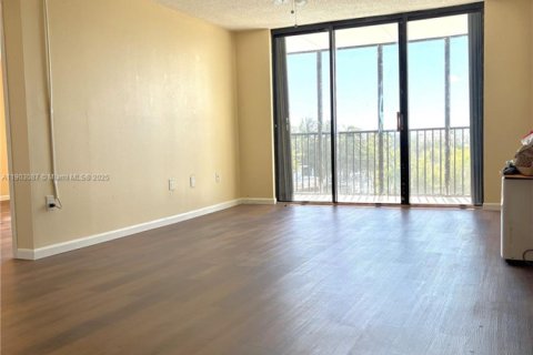 Condominio en venta en North Miami, Florida, 1 dormitorio, 70.23 m2 № 1955608 - foto 7