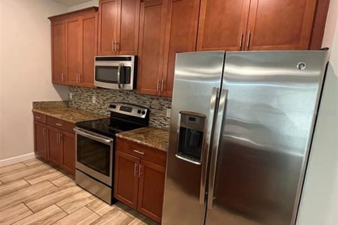 Adosado en alquiler en Kissimmee, Florida, 4 dormitorios, 177.81 m2 № 1396486 - foto 9