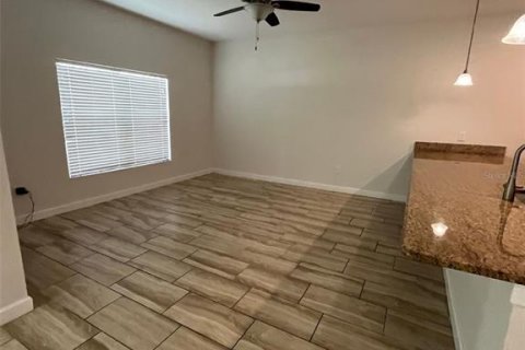 Adosado en alquiler en Kissimmee, Florida, 4 dormitorios, 177.81 m2 № 1396486 - foto 5