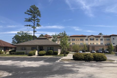 Immobilier commercial à vendre à Orange Park, Floride: 173.26 m2 № 766447 - photo 1