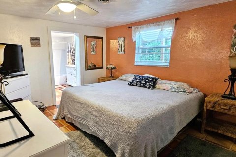 House in Englewood, Florida 3 bedrooms, 102.94 sq.m. № 2410243 - photo 11