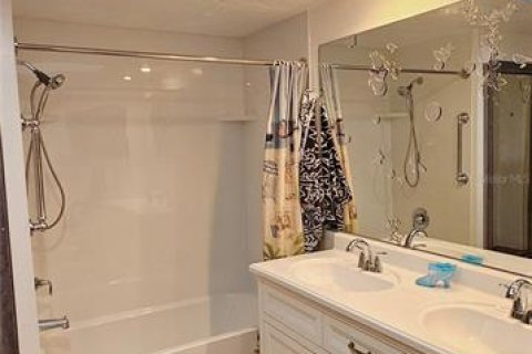 House in Englewood, Florida 3 bedrooms, 102.94 sq.m. № 2410243 - photo 14