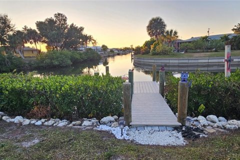 House in Englewood, Florida 3 bedrooms, 102.94 sq.m. № 2410243 - photo 28