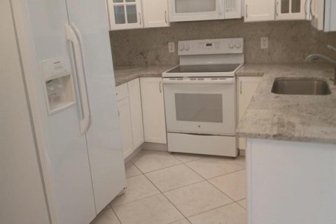 House in Palm Beach Gardens, Florida 3 bedrooms, 115.94 sq.m. № 2185354 - photo 2