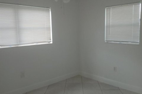 House in Palm Beach Gardens, Florida 3 bedrooms, 115.94 sq.m. № 2185354 - photo 9