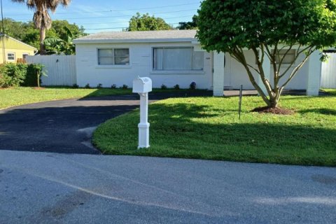 House in Palm Beach Gardens, Florida 3 bedrooms, 115.94 sq.m. № 2185354