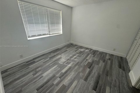 Condo in Coral Springs, Florida, 2 bedrooms  № 1708189 - photo 6