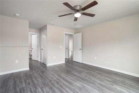 House in Palm Bay, Florida 4 bedrooms, 167.22 sq.m. № 1790789 - photo 11