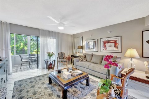 Condo in Lauderdale Lakes, Florida, 2 bedrooms  № 1874716 - photo 3