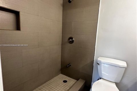 Casa en venta en Sweetwater, Florida, 2 dormitorios, 97.27 m2 № 1872275 - foto 7