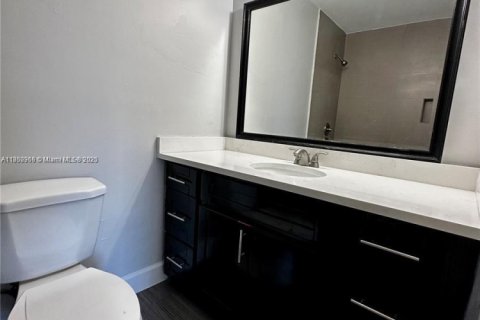 Casa en venta en Sweetwater, Florida, 2 dormitorios, 97.27 m2 № 1872275 - foto 6