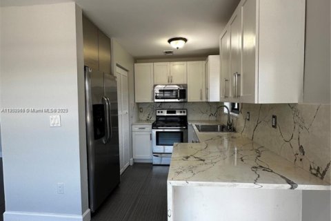 Casa en venta en Sweetwater, Florida, 2 dormitorios, 97.27 m2 № 1872275 - foto 4