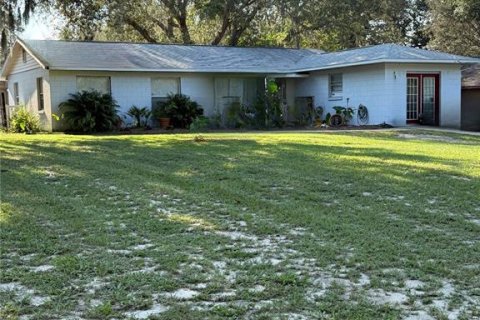 Casa en venta en Lady Lake, Florida, 4 dormitorios, 116.13 m2 № 1898836 - foto 1