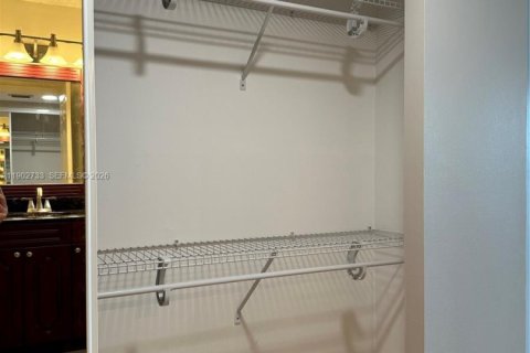 Condominio en venta en Lauderhill, Florida, 1 dormitorio, 74.32 m2 № 2020516 - foto 14