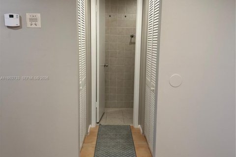 Condominio en venta en Lauderhill, Florida, 1 dormitorio, 74.32 m2 № 2020516 - foto 8