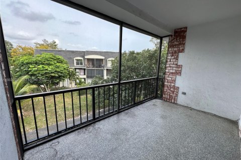 Condominio en venta en Lauderhill, Florida, 1 dormitorio, 74.32 m2 № 2020516 - foto 20