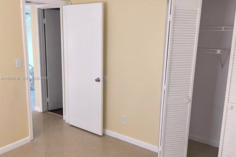 Copropriété à louer à North Lauderdale, Floride: 2 chambres, 93.83 m2 № 1989032 - photo 8
