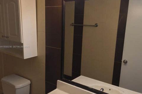 Copropriété à louer à North Lauderdale, Floride: 2 chambres, 93.83 m2 № 1989032 - photo 11