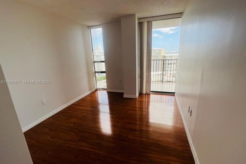 Copropriété à vendre à Miami, Floride: 2 chambres, 95.69 m2 № 1990521 - photo 3