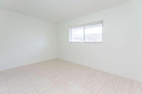 Commercial property in Hallandale Beach, Florida 152.55 sq.m. № 2379898 - photo 27