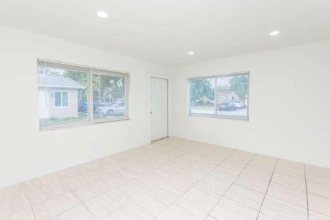 Commercial property in Hallandale Beach, Florida 152.55 sq.m. № 2379898 - photo 21