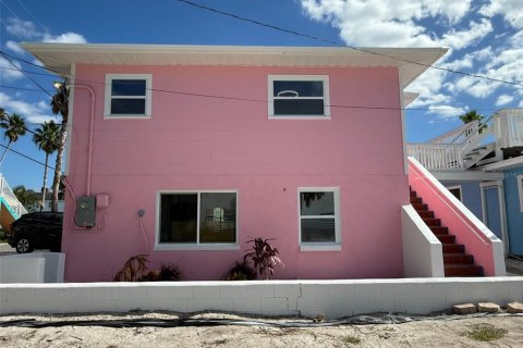 Commercial property in Treasure Island, Florida 5 bedrooms, 188.41 sq.m. № 2275534 - photo 5